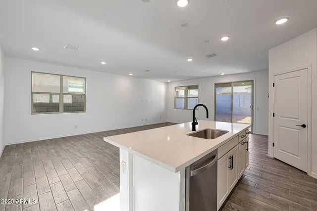 $2,700 | 4417 Mountain Laural Drive, San Tan Valley, AZ 85144