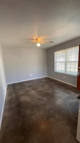 $1,200 | 905 West 7th Street, Bonham, TX 75418