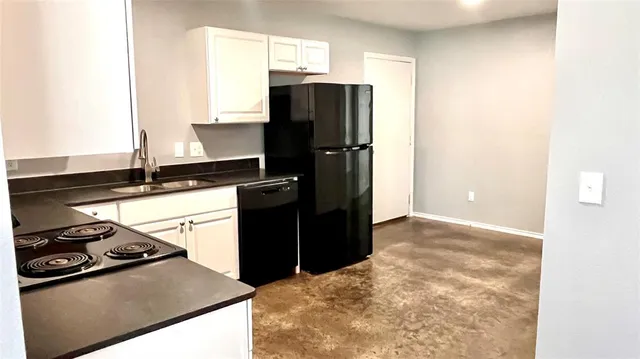 $1,200 | 905 West 7th Street, Bonham, TX 75418