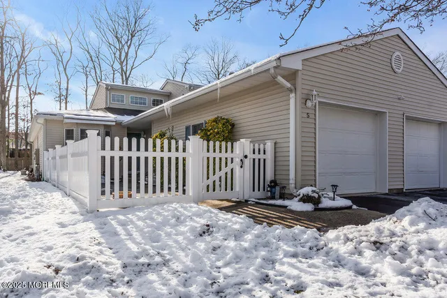 $419,900 | 5 Cherrywood Circle, Unit 105, Brick, NJ 08724