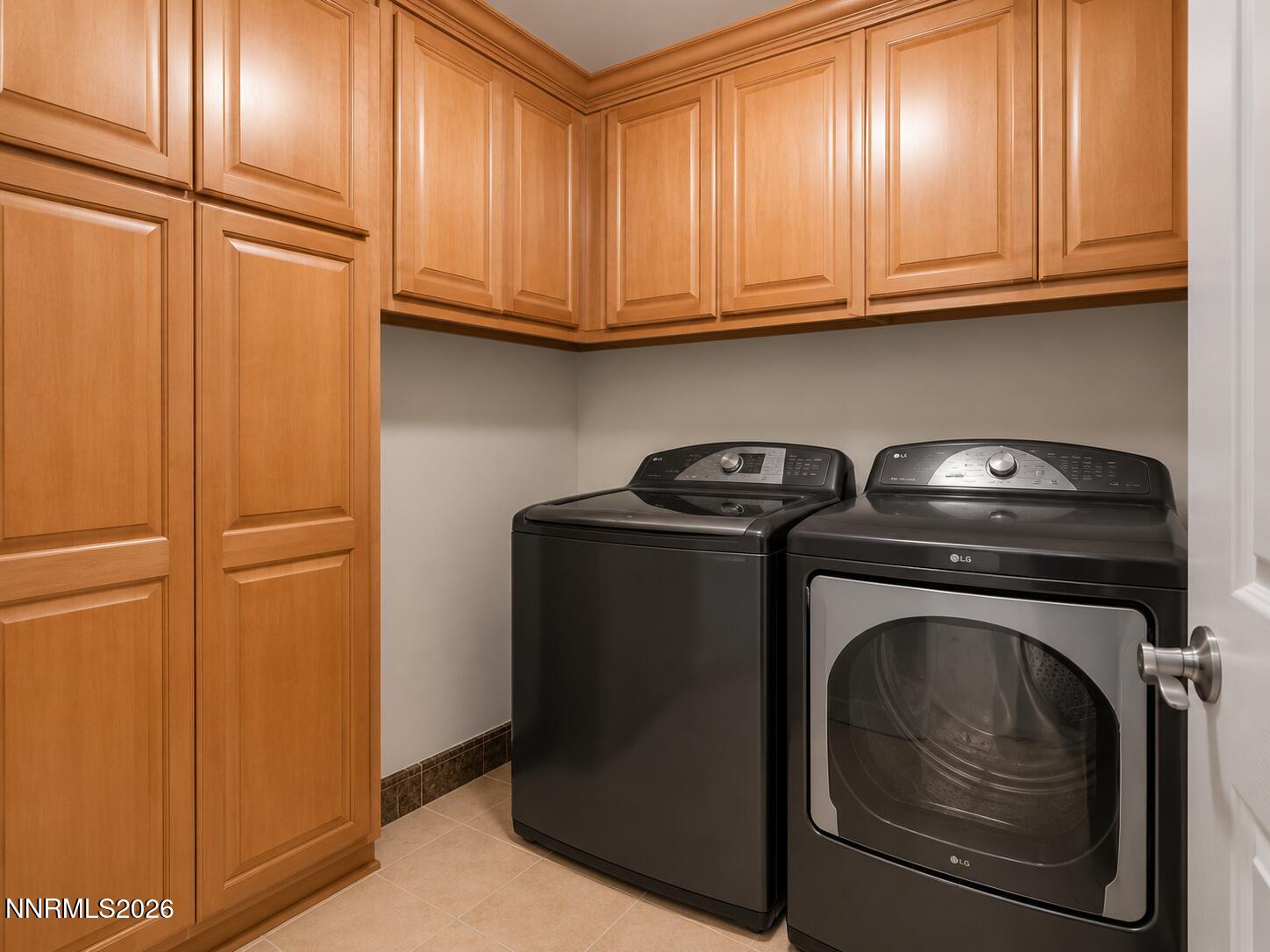 200 West 2nd Street, Unit 1406 Reno, NV 89501 - Photo 21 of 39 Laundry