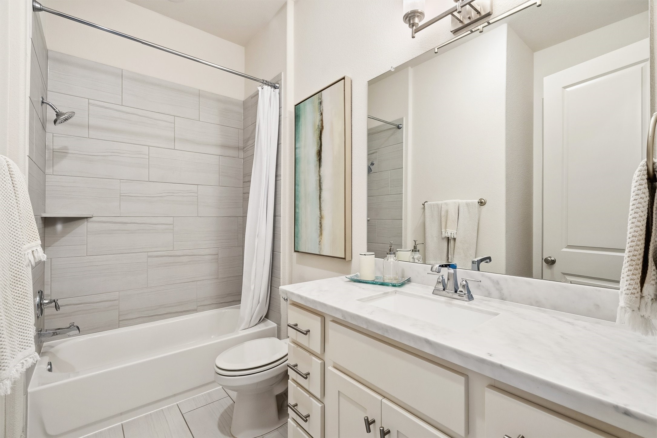 30702 Spring Lake Boulevard Tomball, TX 77375 - Photo 26 of 49 Guest ensuite