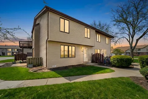 $185,000 | 1729 Cedarbrook Court, Sycamore, IL 60178