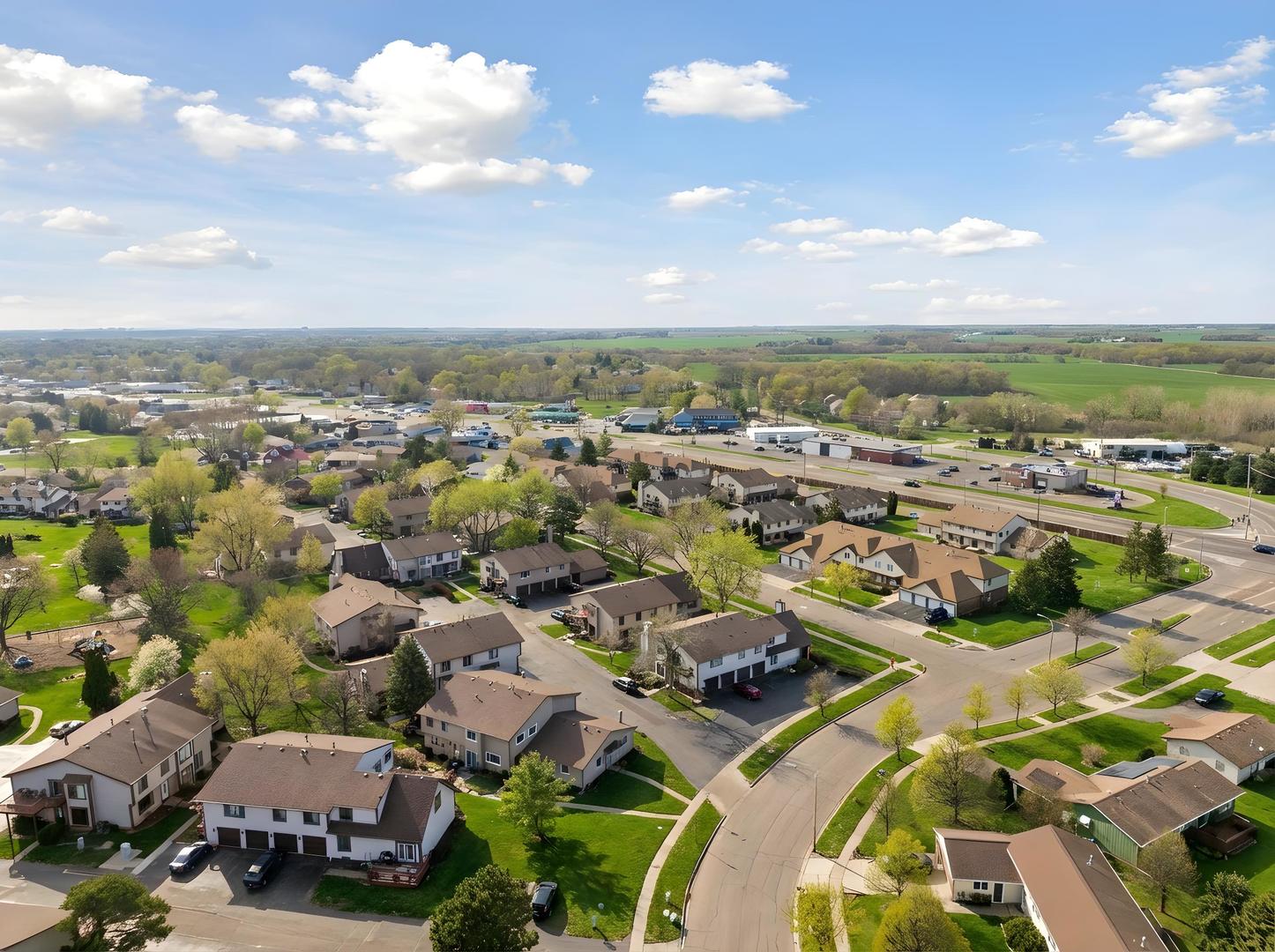 1729 Cedarbrook Court Sycamore, IL 60178 - Photo 7 of 36