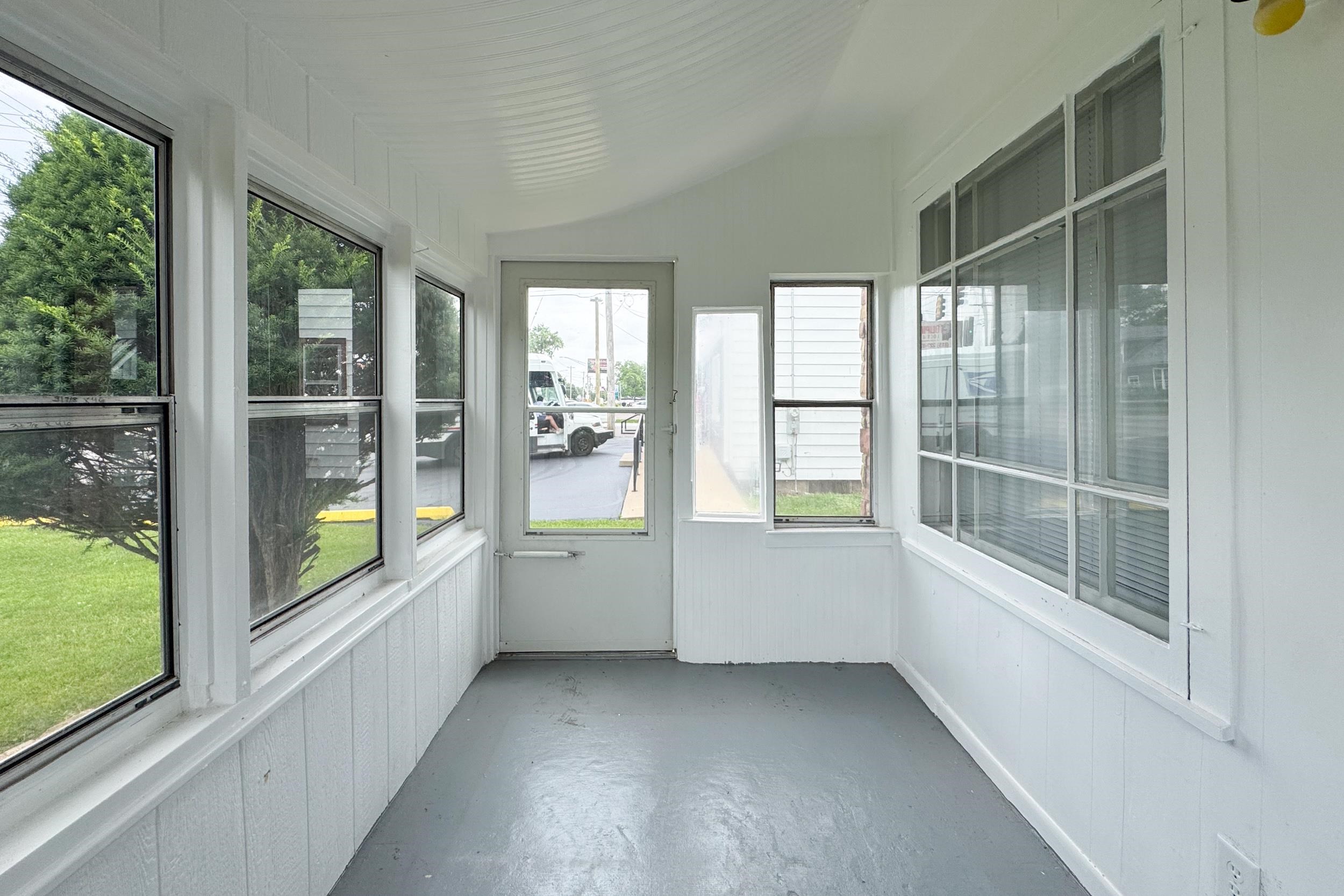 129 East Riverside Boulevard Loves Park, IL 61111 - Photo 3 of 20