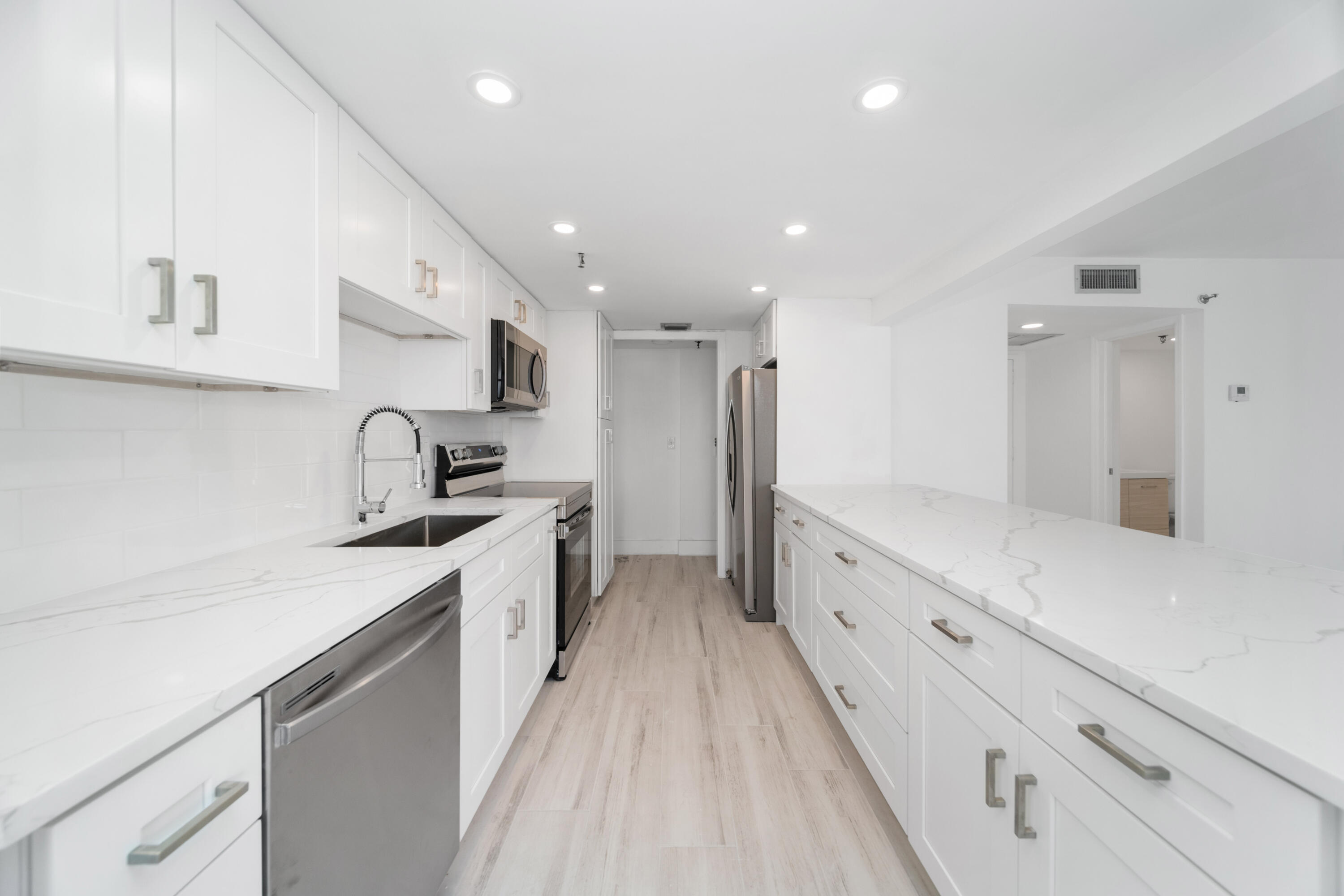 859 Jeffery Street, Unit 310 Boca Raton, FL 33487 - Photo 2 of 45 FXX_2220