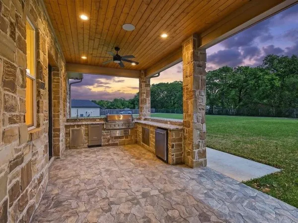 $1,150,000 | 115 Palo Blanco Street, Mabank, TX 75156