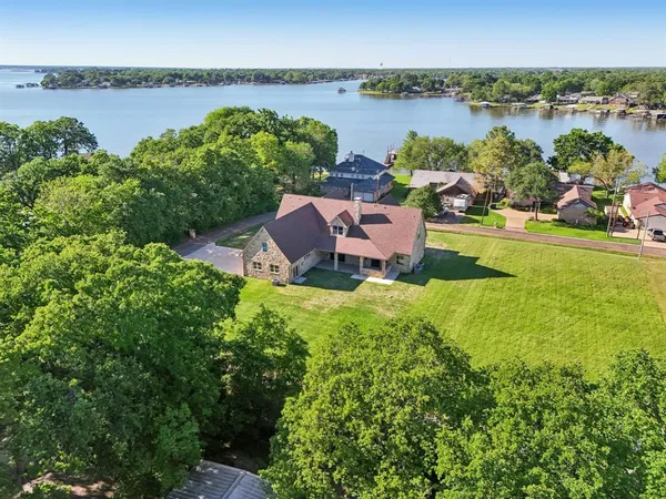 $1,150,000 | 115 Palo Blanco Street, Mabank, TX 75156