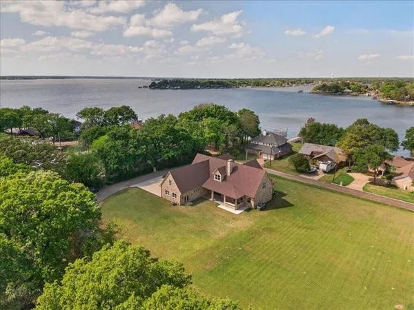 $1,150,000 | 115 Palo Blanco Street, Mabank, TX 75156