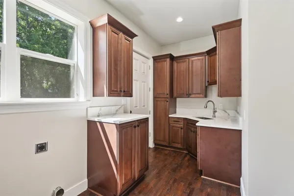 $1,150,000 | 115 Palo Blanco Street, Mabank, TX 75156