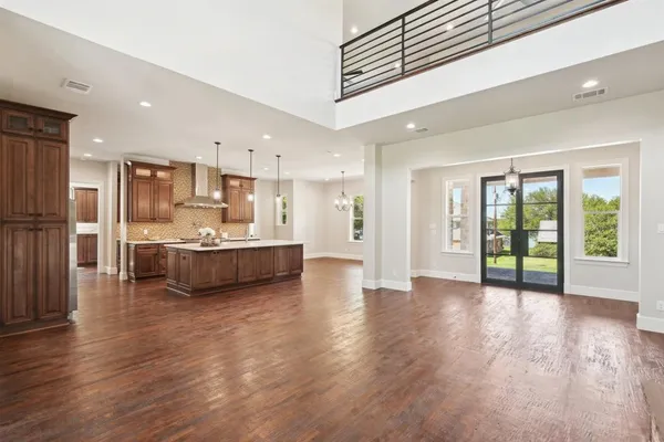 $1,150,000 | 115 Palo Blanco Street, Mabank, TX 75156