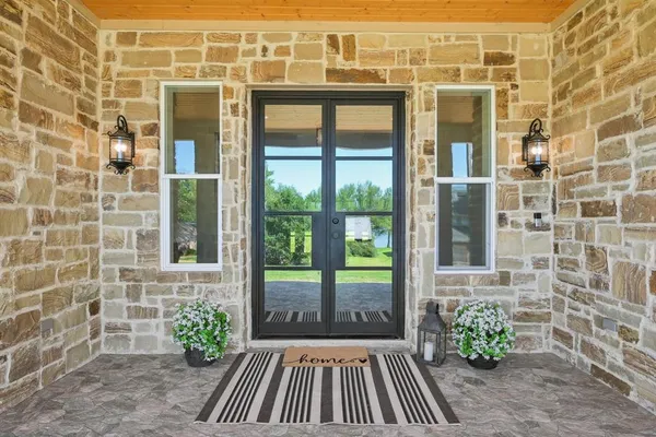 $1,150,000 | 115 Palo Blanco Street, Mabank, TX 75156