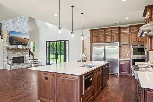 $1,150,000 | 115 Palo Blanco Street, Mabank, TX 75156