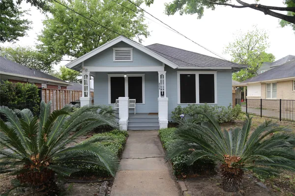 $2,200 | 808 Pecore Street, Houston, TX 77009