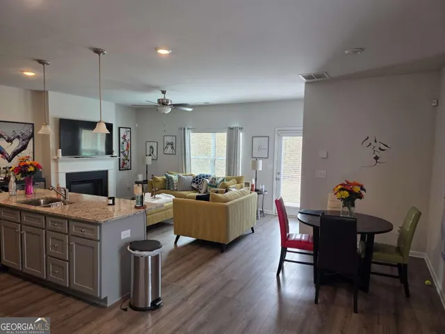 $2,245 | 7539 Knoll Hollow, Lithonia, GA 30058