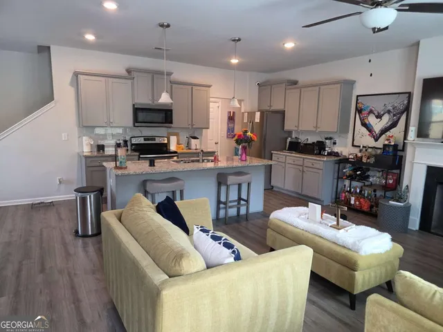 $2,245 | 7539 Knoll Hollow, Lithonia, GA 30058