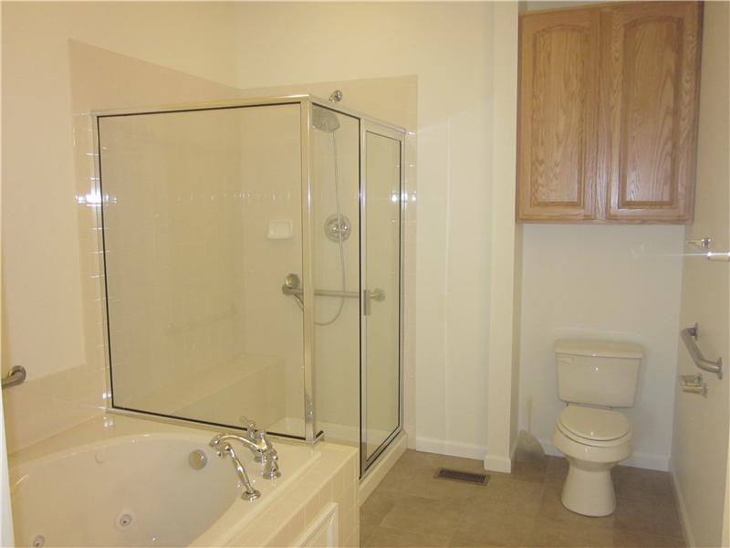 133 Park Place McKees Rocks, PA 15136 - Photo 9 of 21 Master Bath/Spa.