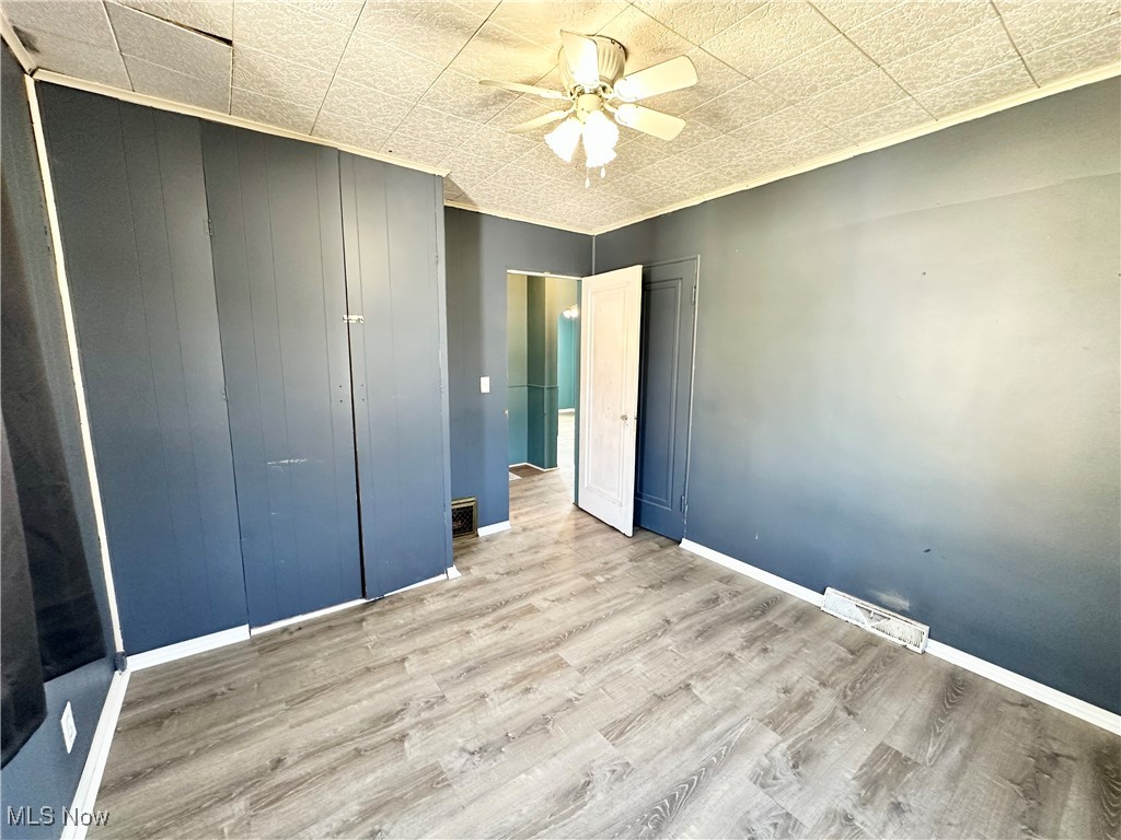 87 R 26th Street Wellsburg, WV 26070 - Photo 12 of 17 Bedroom featuring a ceiling fan