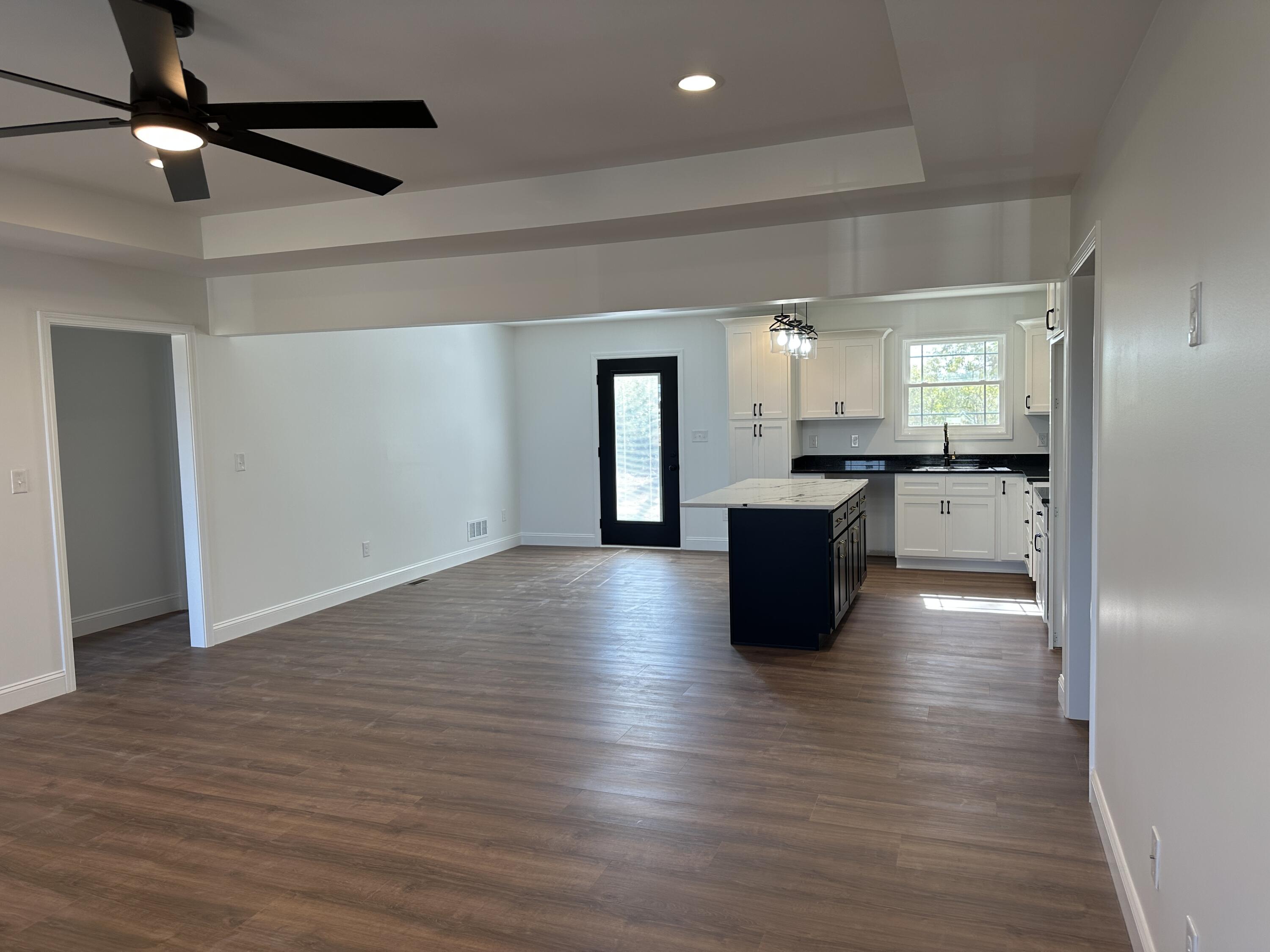 208 Max Cavnes Road Danville, KY 40422 - Photo 3 of 19 Kitchen/Dining