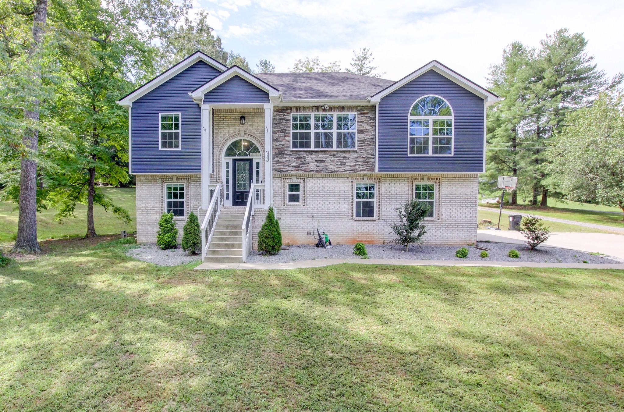 720 Salem Road Clarksville, TN 37040 - Photo 1 of 42 Gallery Image 1