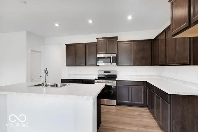 $369,999 | 4739 East Shadowbrook Drive, Camby, IN 46113