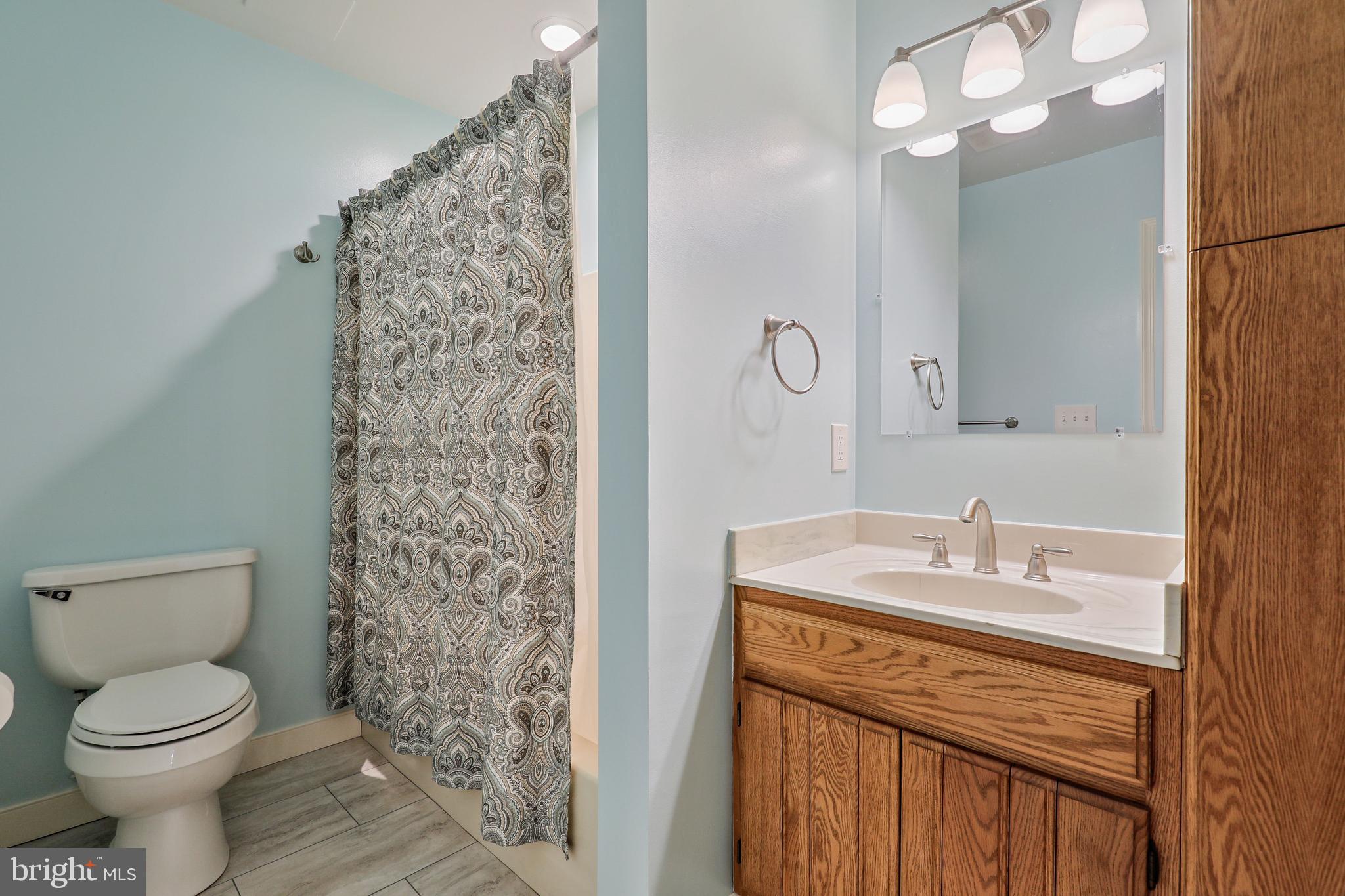 7658 Gaither Road Sykesville, MD 21784 - Photo 15 of 44 Main level full bath