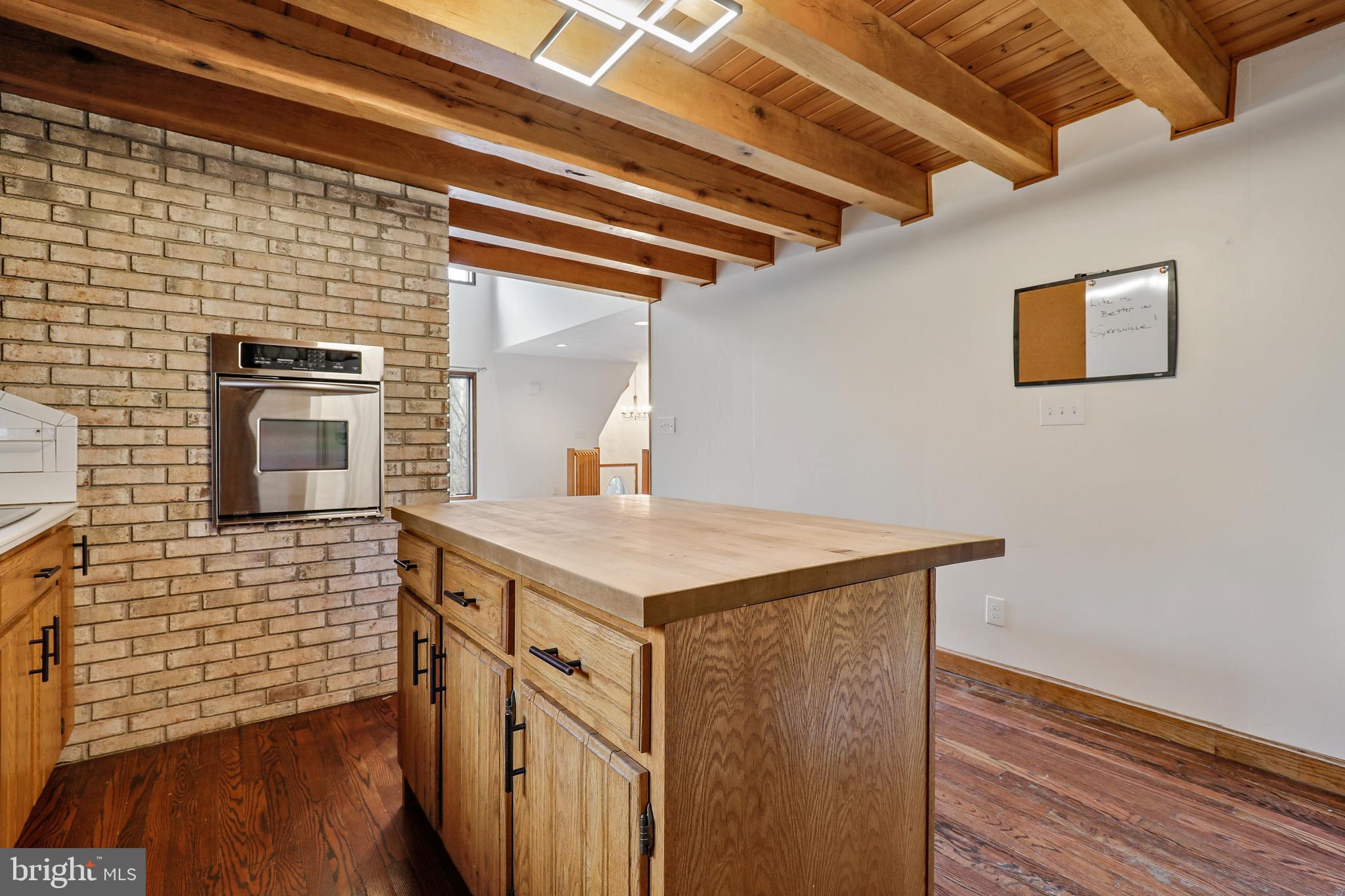 7658 Gaither Road Sykesville, MD 21784 - Photo 19 of 44 Kitchen with center island