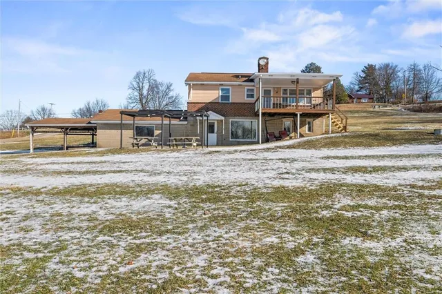 a view of a lake with houses