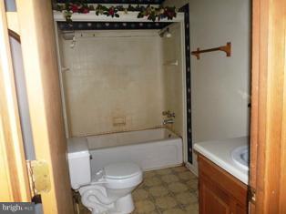 254 Lower View Road Strasburg, VA 22657 - Photo 22 of 29 Bath