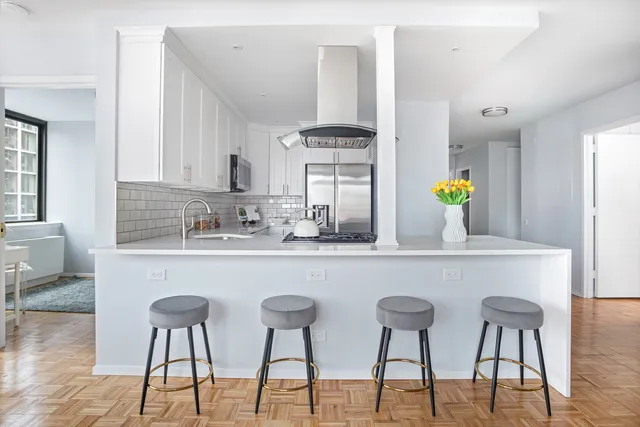 $1,850,000 | 245 East 93rd Street, Unit 9H | Upper East Side