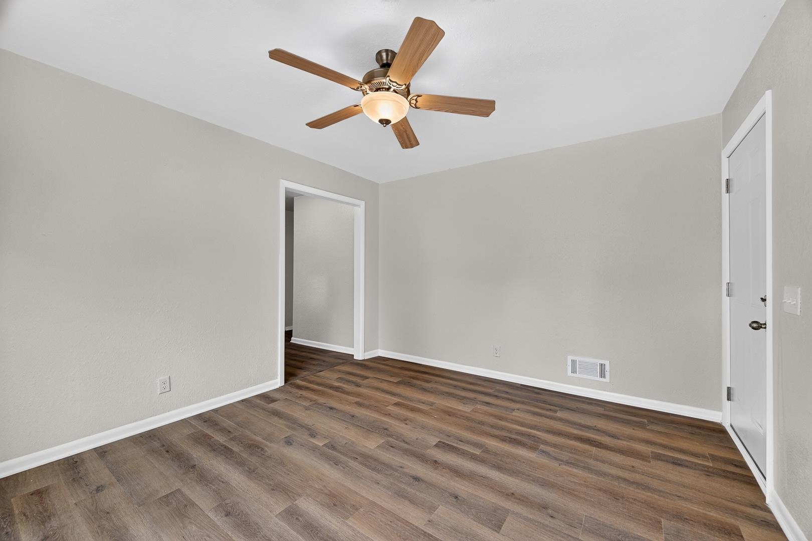 941 Ridgewood Way Madison, WI 53713 - Photo 3 of 33
