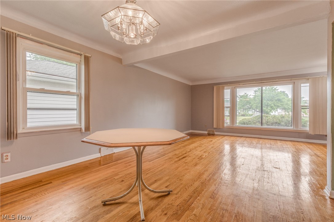 6312 Eastondale Road Cleveland, OH 44124 - Photo 7 of 22