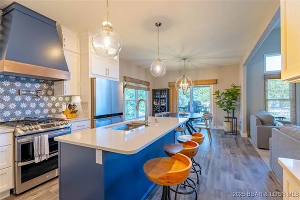 $890,000 | 113 Pebble Beach Lane, Four Seasons, MO 65049