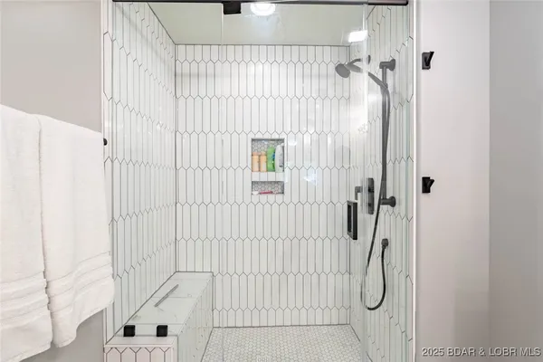 $890,000 | 113 Pebble Beach Lane, Four Seasons, MO 65049