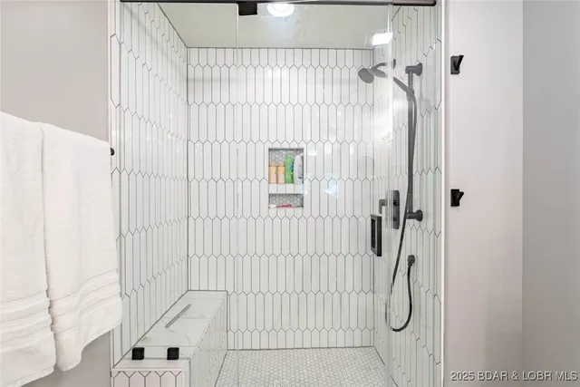 $945,000 | 113 Pebble Beach Lane, Four Seasons, MO 65049