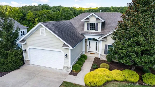 $945,000 | 113 Pebble Beach Lane, Four Seasons, MO 65049