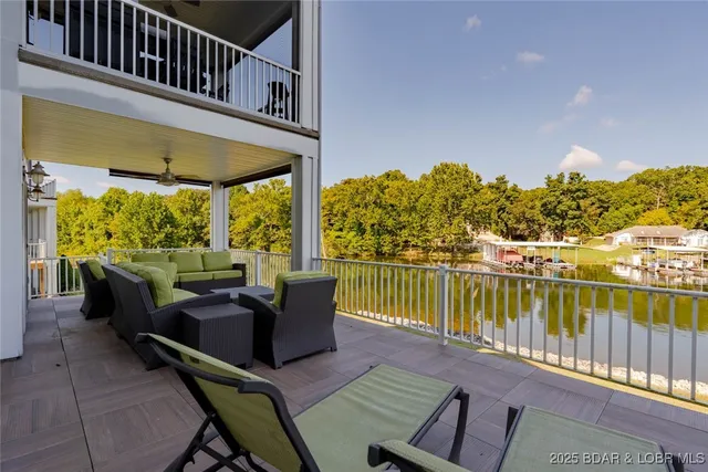 $925,000 | 113 Pebble Beach Lane, Four Seasons, MO 65049