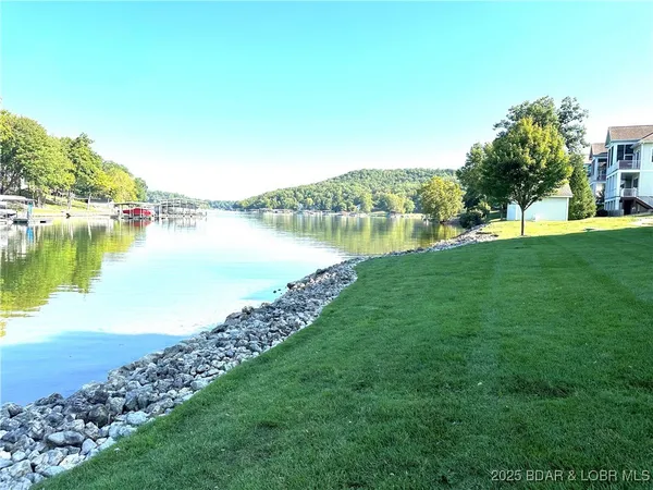 $890,000 | 113 Pebble Beach Lane, Four Seasons, MO 65049