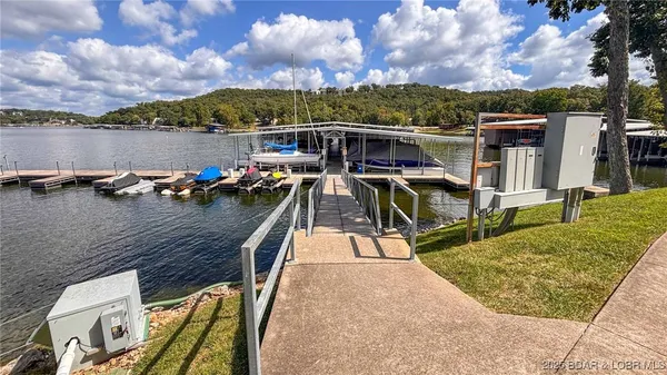 $890,000 | 113 Pebble Beach Lane, Four Seasons, MO 65049