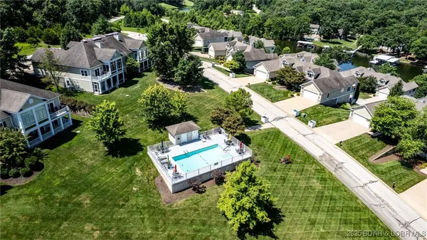 $890,000 | 113 Pebble Beach Lane, Four Seasons, MO 65049