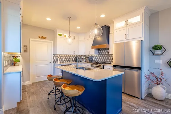 $890,000 | 113 Pebble Beach Lane, Four Seasons, MO 65049