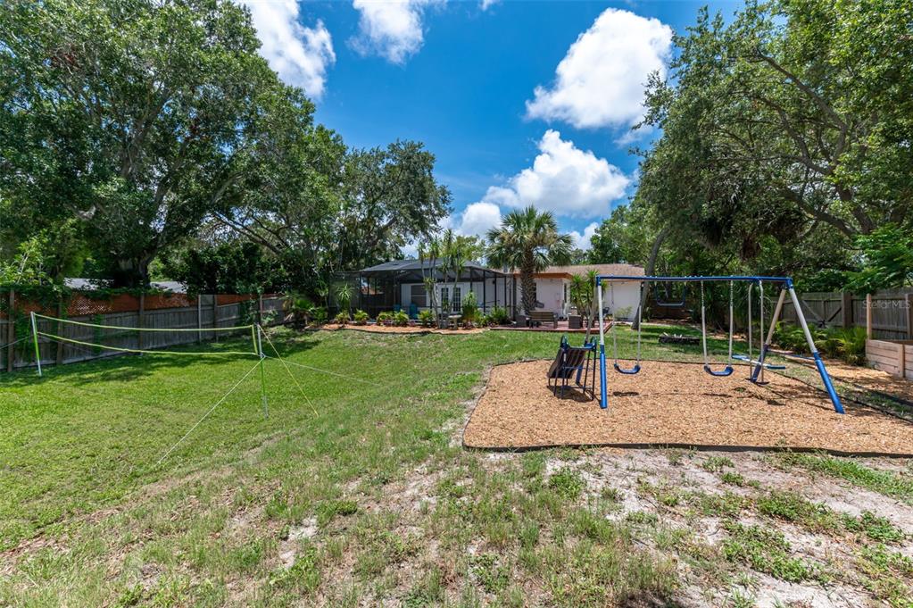 1628 12th Street Southwest Largo, FL 33778 - Photo 6 of 21 Gallery Image 6