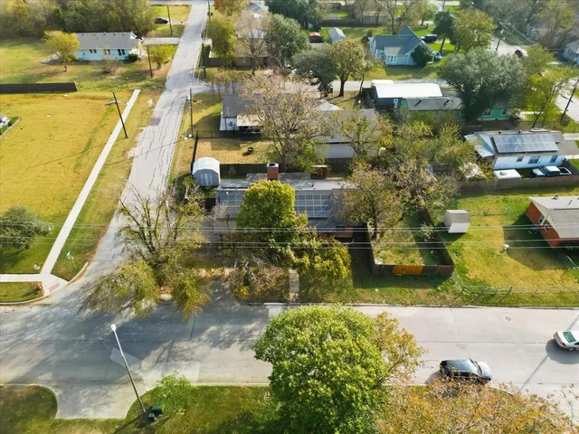 a view of residential houses with outdoor space