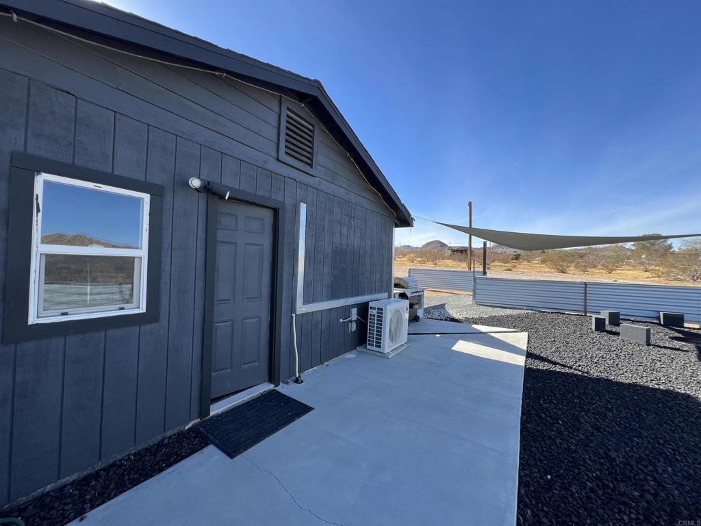 2774 Kickapoo Trail Landers, CA 92285 - Photo 12 of 58