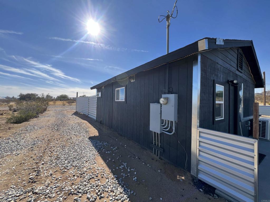 2774 Kickapoo Trail Landers, CA 92285 - Photo 13 of 58
