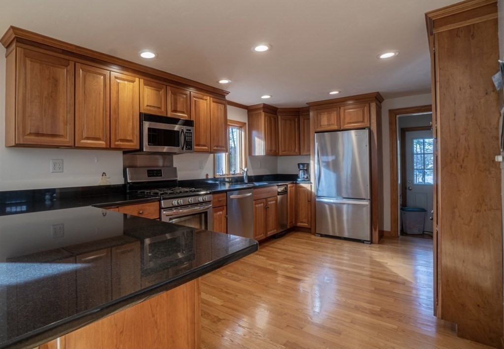 1066 Liberty Square Road Boxborough, MA 01719 - Photo 4 of 27