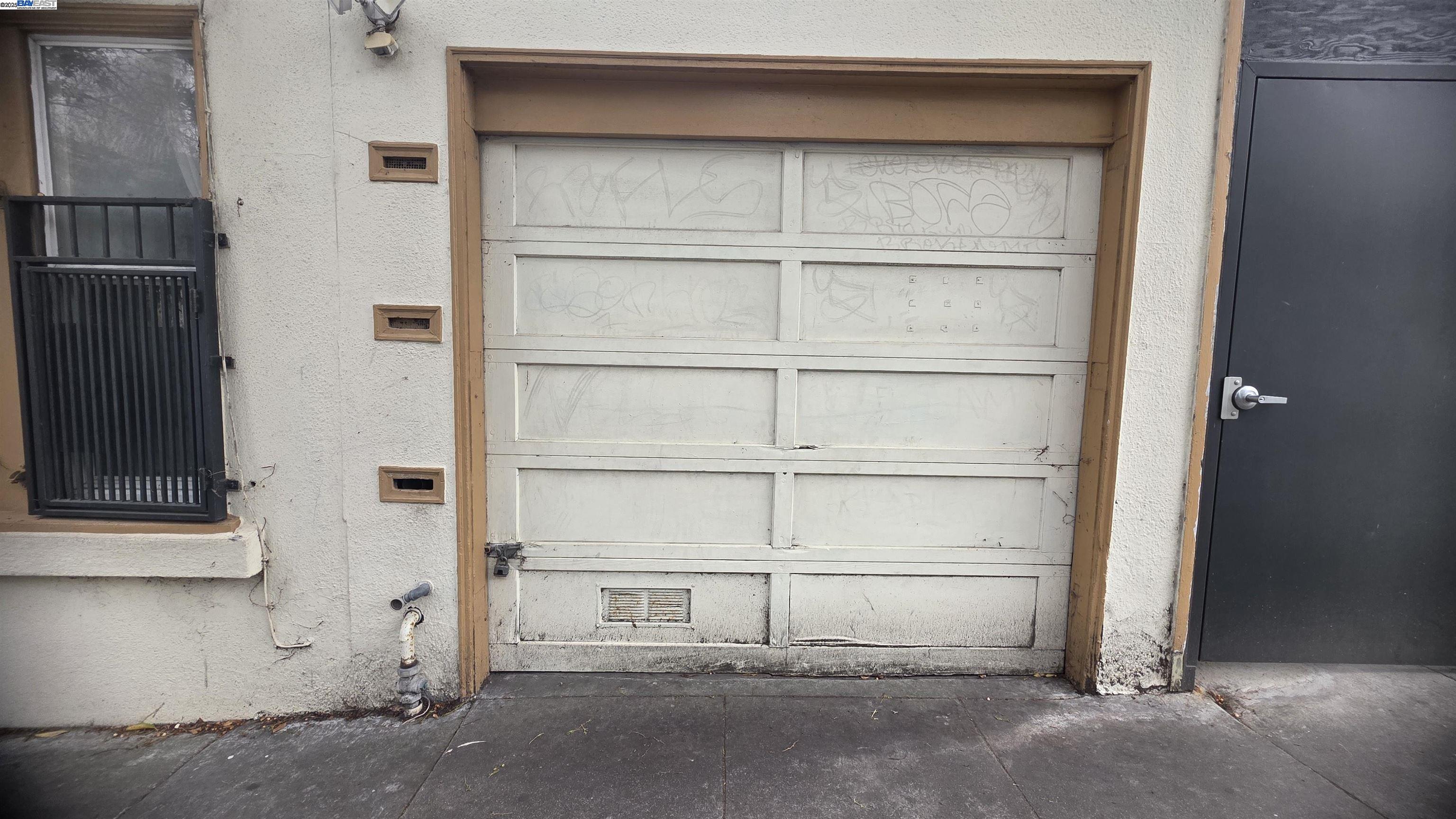 3451 22nd Street San Francisco, CA 94110 - Photo 9 of 10 a view of an empty room