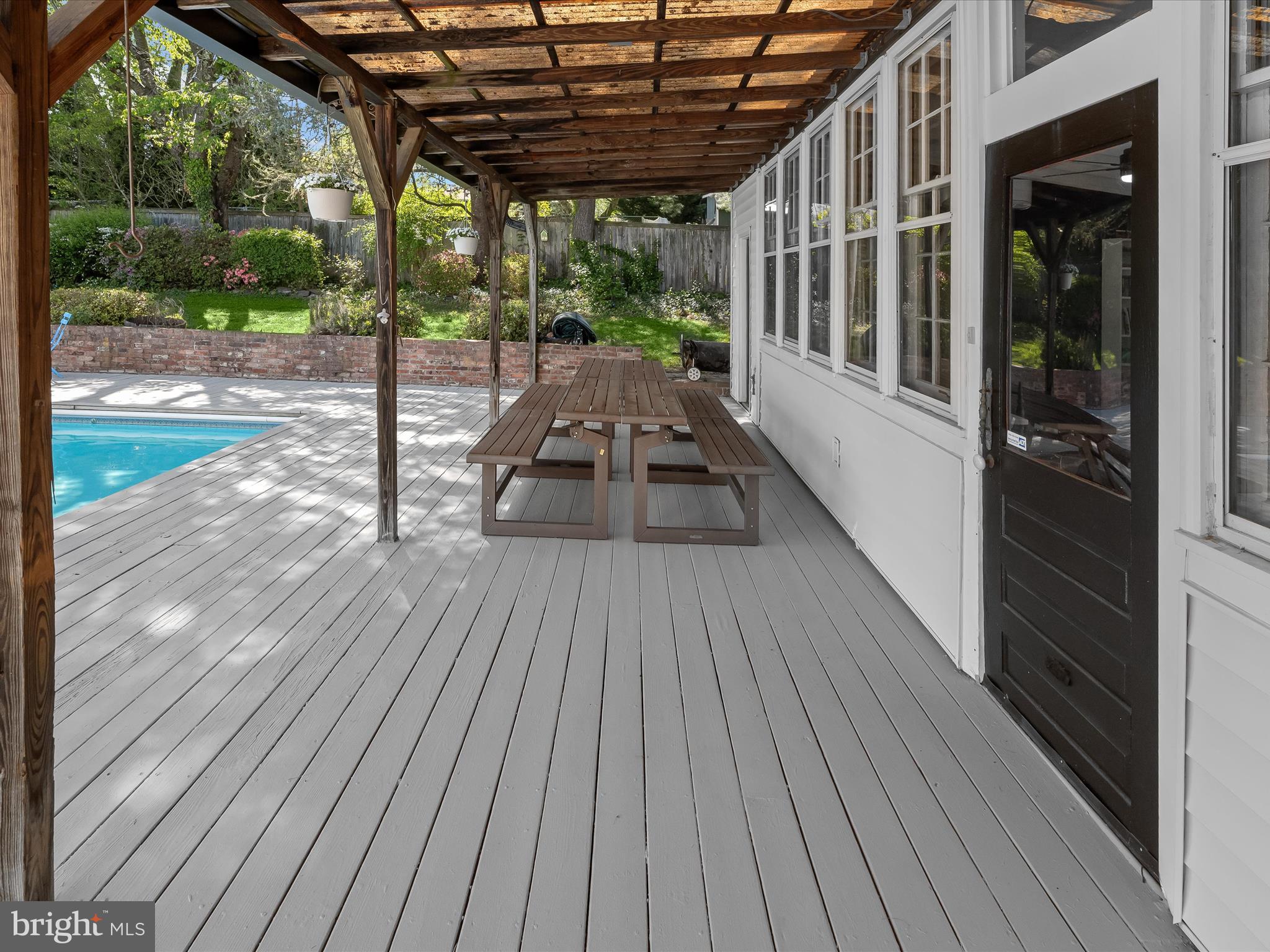 17712 Longdraft Road Gaithersburg, MD 20878 - Photo 34 of 85 Covered Dining Deck