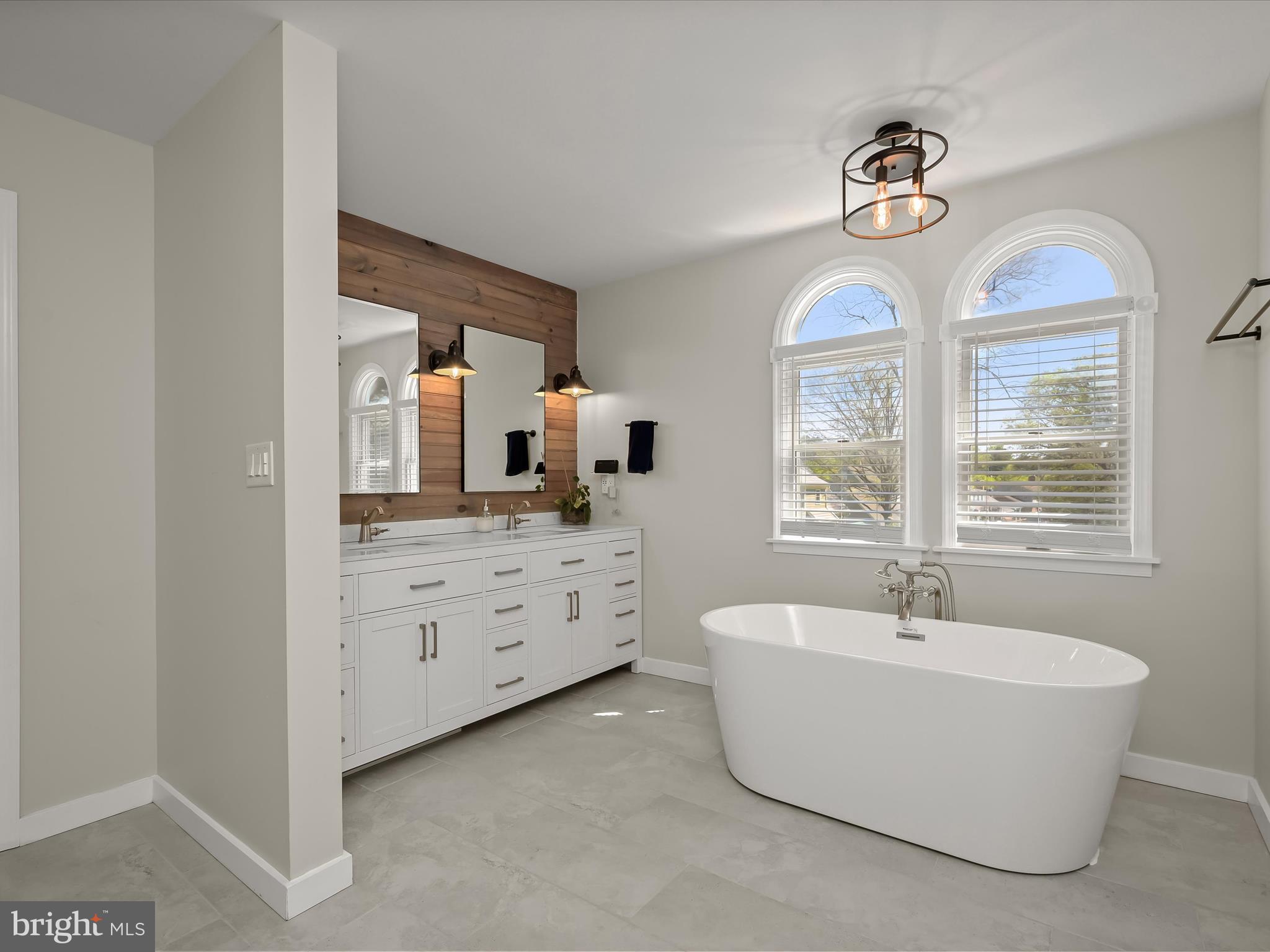 17712 Longdraft Road Gaithersburg, MD 20878 - Photo 41 of 85 Double Vanity & Soaking Tub