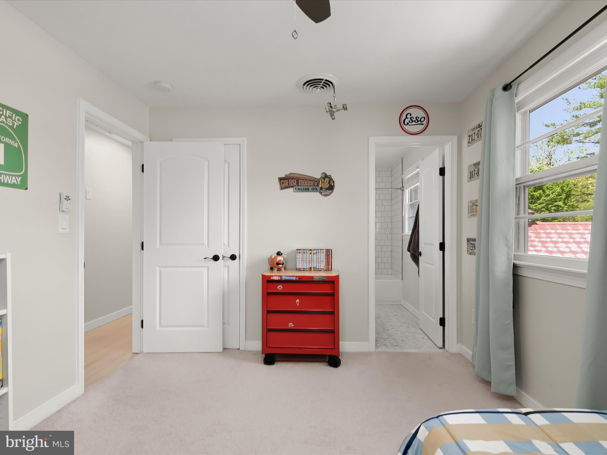 17712 Longdraft Road Gaithersburg, MD 20878 - Photo 49 of 85 Ensuite Bedroom 2